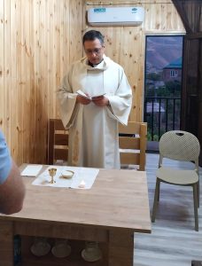 Messe dans le village d'Aréni, sud-ouest de l'Arménie © Francis Manoukian