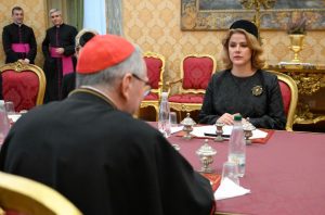 La Première ministre Evika Siliņa rencontre le cardinal Pietro Parolin, secrétaire d'État du Vatican © Vatican Media