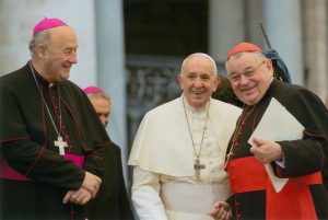 Cardinal Duka avec le Pape François