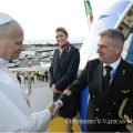 Le pape prend l'avion