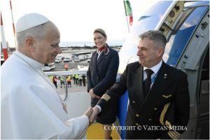 Le pape prend l'avion