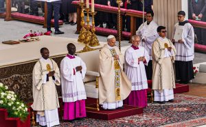 Léon XIV lors de la messe d’inauguration de son pontificat, sur la place Saint-Pierre ©wikipedia.org