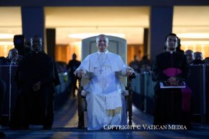 Salutation du pape Léon XIV aux participants du concert avec les pauvres, 6 décembre 2025 © Vatican Media 