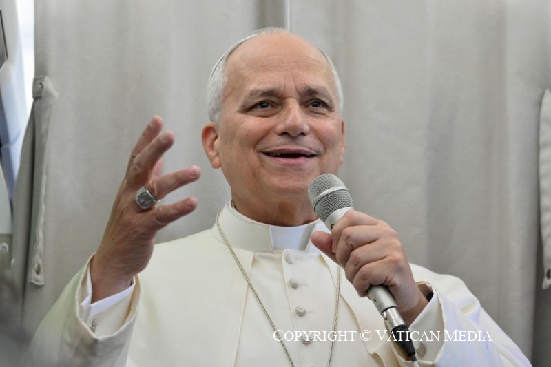 Conférence de presse avec le pape Léon XIV lors du vol de retour entre le Liban et l’Italie