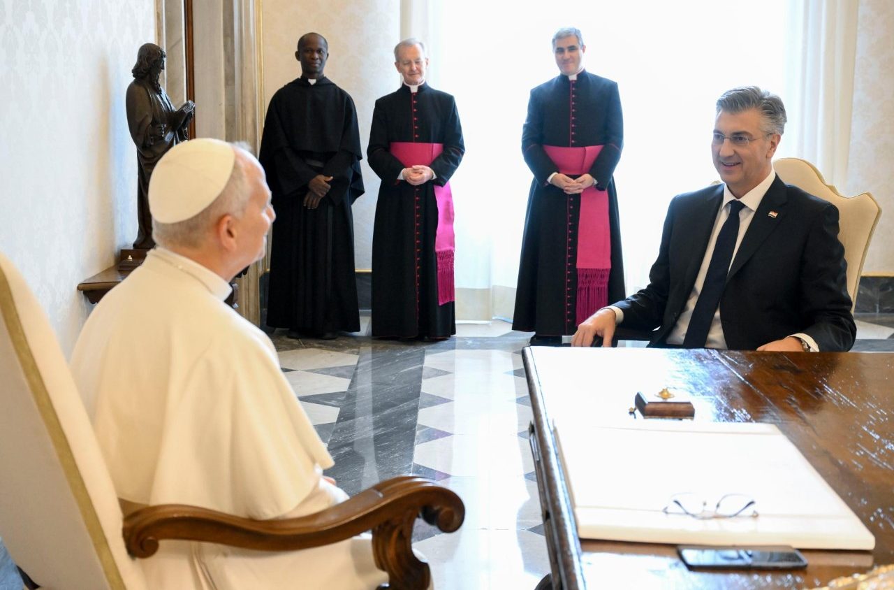 Le pape Léon XIV et Andrej Plenkovic, Premier ministre de la République de Croatie © VATICAN MEDIA
