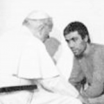 À la veille de l'arrivée du pape, un personnage inattendu est apparu dans les rues d'Iznik : Mehmet Ali Agca, l'homme qui a tiré sur Jean-Paul II © La Razón