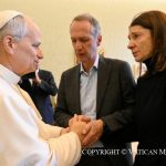 DISCOURS DU SAINT-PÈRE LÉON XIV AUX FAMILLES DES JEUNES DÉCÉDÉS À CRANS-MONTANA (SUISSE) © Vatican Media