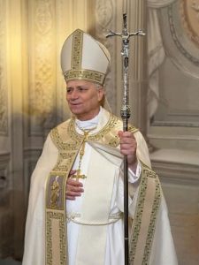 Le pape est apparu avec un nouveau bâton pastoral à la main © Vatican Media