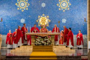 Messe dans la basilique Notre-Dame-de-Guadalupe à Rome présidée par le père John Connor, LC © Légionnaires du Christ