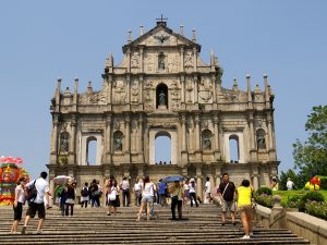 Les ruines de la cathédrale St-Paul de Macao. Le jubilé local des 450 ans du diocèse de Macao s’ouvre sur le thème « construire l’avenir en s’appuyant sur le passé ». © Jakub Hałun / CC BY-SA 4.0