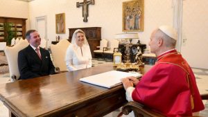 Le Pape Léon XIV avec la famille royale du Luxembourg © Vatican Media)