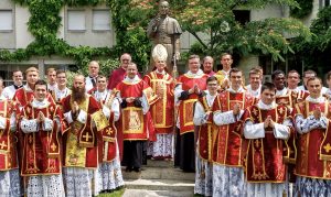 Avec de nouvelles ordinations épiscopales, la fraternité Saint-Pie-X s'exposerait à l'excommunication © fsspx.news