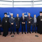 Réunion annuelle au titre de l’article 17 du TFUE entre la Commission européenne et les représentants religieux. Sur la photo : le commissaire Magnus Brunner et le vice-président de la COMECE, Mgr Czeslaw Kozon. Bruxelles, le 17 novembre 2025. (Photo : Service audiovisuel de la Commission européenne/Lukasz Kobus)