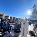 On prévoyait l'arrivée de 45 000 personnes, mais ce chiffre a été dépassé et, selon les estimations du gouvernement de l'État de Guanajuato, entre 60 000 et 70 000 personnes étaient présentes © Capturando Momentos (Facebook)