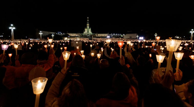 Le sanctuaire a pour mission d'accueillir les pèlerins et de leur transmettre le message de la Vierge Marie comme moyen d'évangélisation © Sanctuaire de Fatima