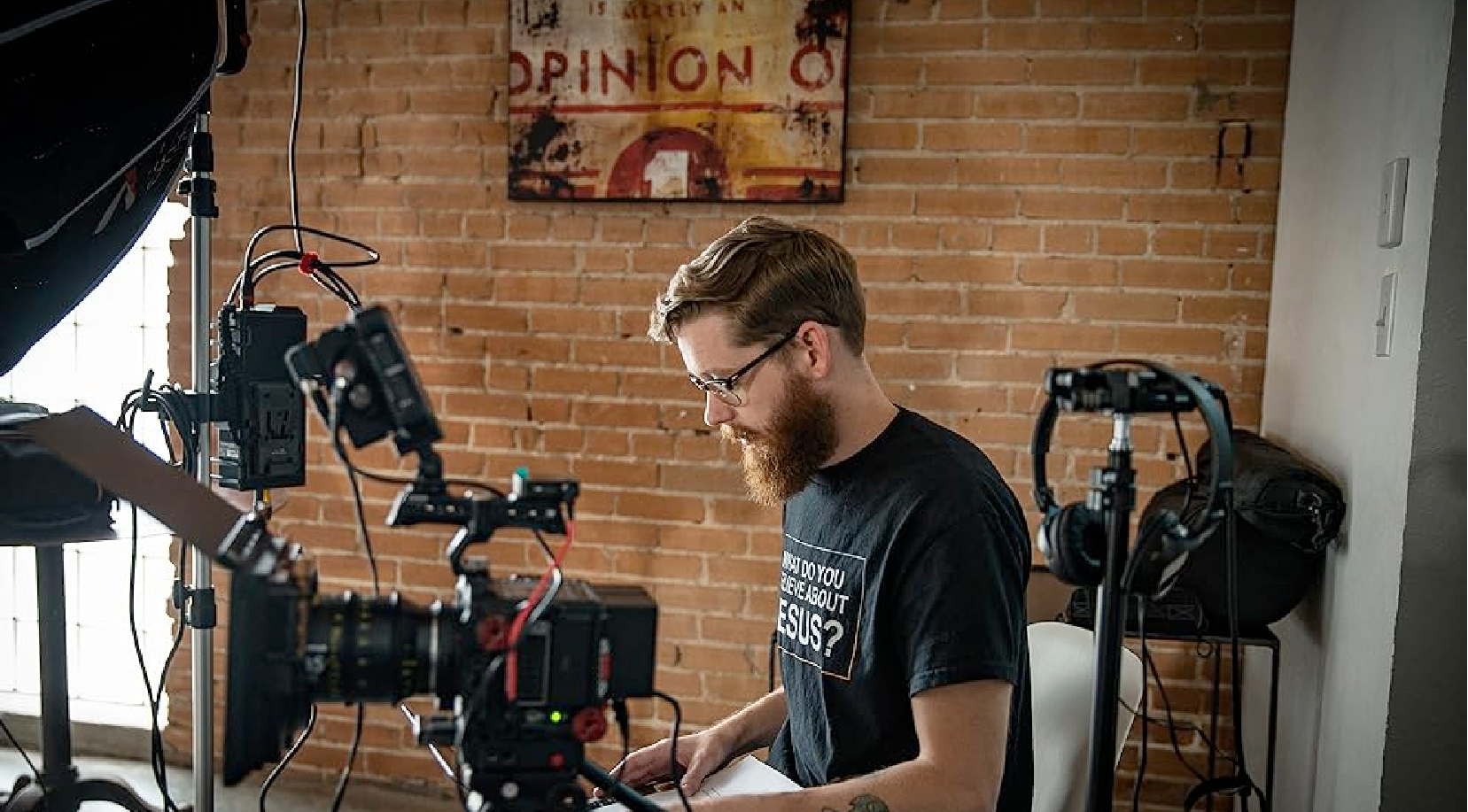 Lewis, directeur et fondateur de la société de production Turtle Moon Films