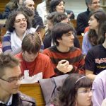 Les croyants qui pratiquent activement leur foi donnent en moyenne 326 livres sterling par mois © RCL