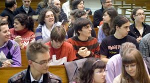 Les croyants qui pratiquent activement leur foi donnent en moyenne 326 livres sterling par mois © RCL