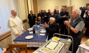 Le pape Léon XIV a fait une apparition inattendue parmi les évêques péruviens réunis à Rome pour leur visite ad limina © Conférence épiscopale péruvienne