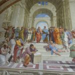 École d’Athènes, Musée du Vatican – l’Église dialogue avec le monde © commons.wikimedia