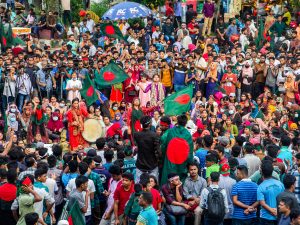 Une manifestation à Dacca durant la « révolution de juillet » 2024. Les élections générales du 12 février sont les premières depuis ces événements. © Rayhan9d / CC BY-SA 4.0