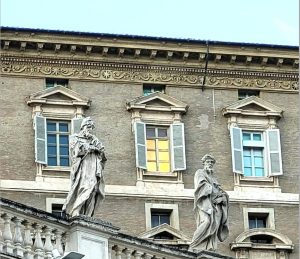 Le pape Léon XIV remet la résidence papale au sein du Palais apostolique © facebook.com/DiretoSacristia