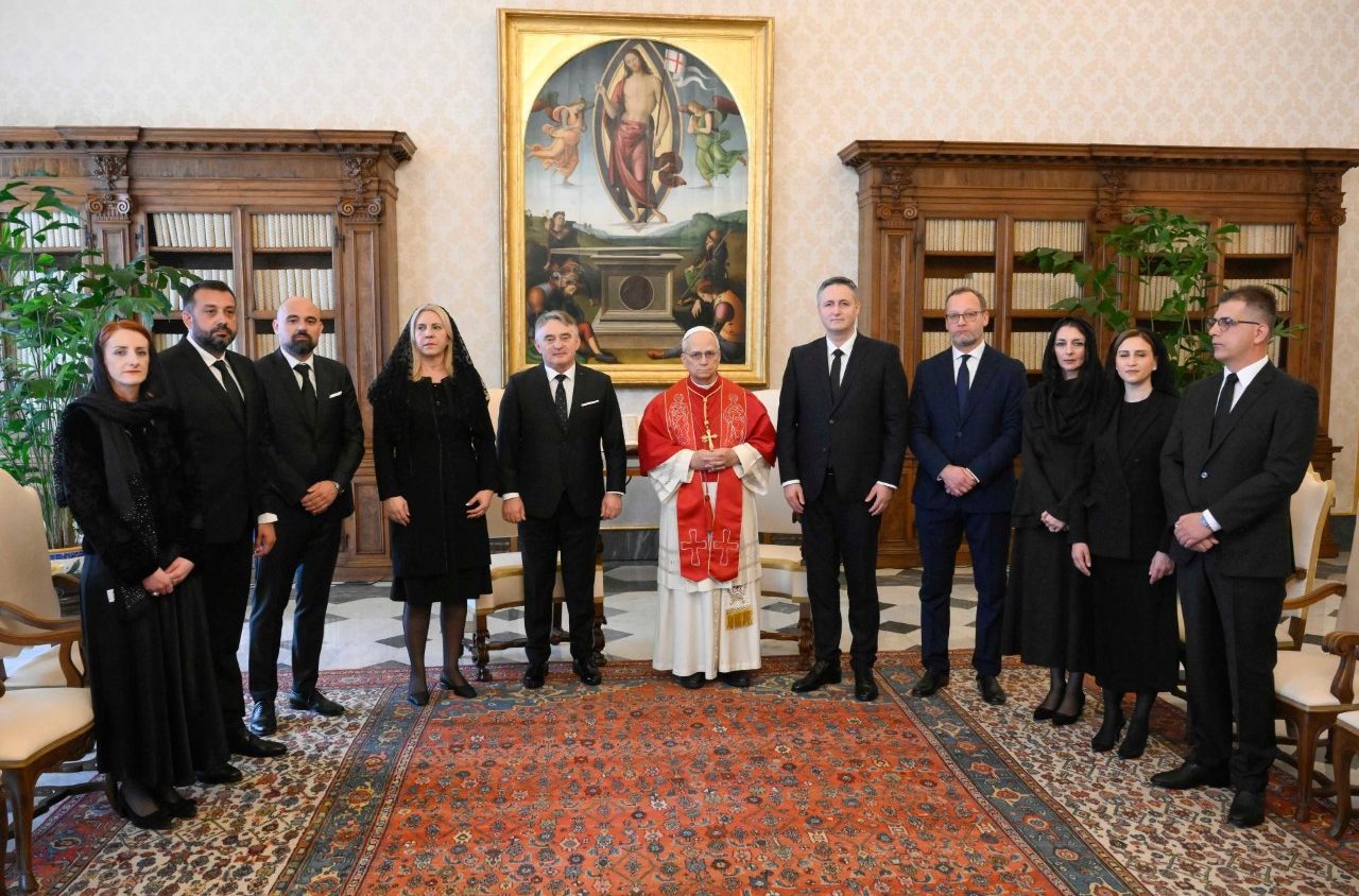 Le pape François avec les membres de la présidence de Bosnie-Herzégovine, 9 mars 2026 © Vatican Media