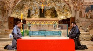 La Vénération Publique Des Reliques Mortelles De Saint François D'Assise S'est Achevée Le Dimanche 22 Mars © SAINT FRANÇOIS D'ASSISE