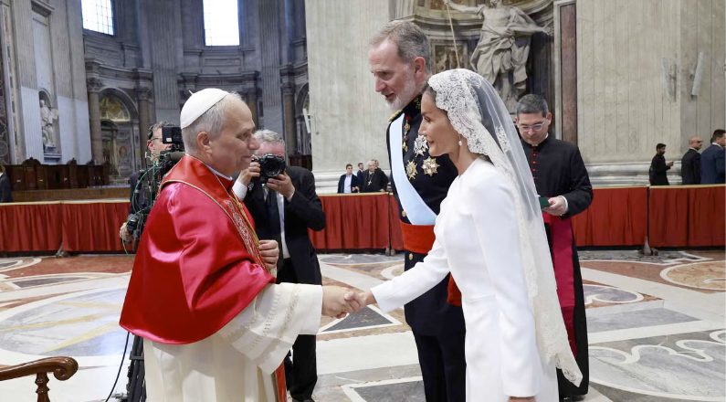 Le Roi Felipe VI Et La Reine Letizia Lors De Leur Visite Au Vatican Au Début Du Pontificat De Léon XIV © Diez Minutos