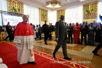 Rencontre avec les autorités, la société civile et le corps diplomatique au Cameroun, 15 avril 2026 © Vatican Media 