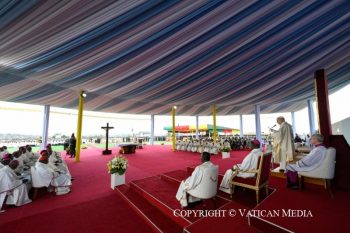 Messe à l’aéroport de Yaoundé-Ville, 18 avril 2026 © Vatican Media 