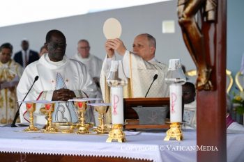 Messe à l’aéroport de Yaoundé-Ville, 18 avril 2026 © Vatican Media 