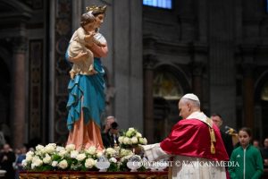 Prière du Rosaire pour invoquer la paix, 11 avril 2026 © Vatican Media  