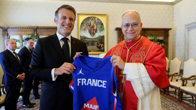 Originaire de Chicago, le pape Léon XIV est un grand passionné de sport. [Vatican Media - Simone Risoluti REUTERS]