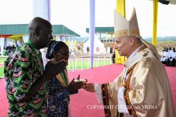 Messe À L’aéroport International De Bamenda, 16 Avril 2026 © Vatican Léon XIV : « La consolation des cœurs brisés et l’espoir d’un changement de société sont possibles » | ZENIT - Français