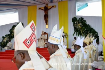 Messe au “Japoma Stadium” (Douala), 17 avril 2026 © Vatican Media 