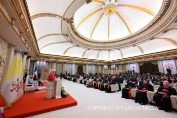 Rencontre avec les autorités, la société civile et le corps diplomatique à Malabo, 20 avril 2026 © Vatican Media 