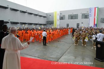 Visite de la prison de Bata, 22 avril 2026 © Vatican Media 