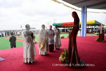 Messe à l’aéroport de Yaoundé-Ville, 18 avril 2026 © Vatican Media 