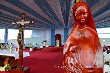 Messe à l’aéroport de Yaoundé-Ville, 18 avril 2026 © Vatican Media 