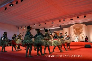 Rencontre avec les jeunes et les familles à Bata, 22 avril 2026 © Vatican Media 