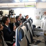 Dans l'avion reliant Malabo à Rome, 23 avril 2026 © Vatican Media