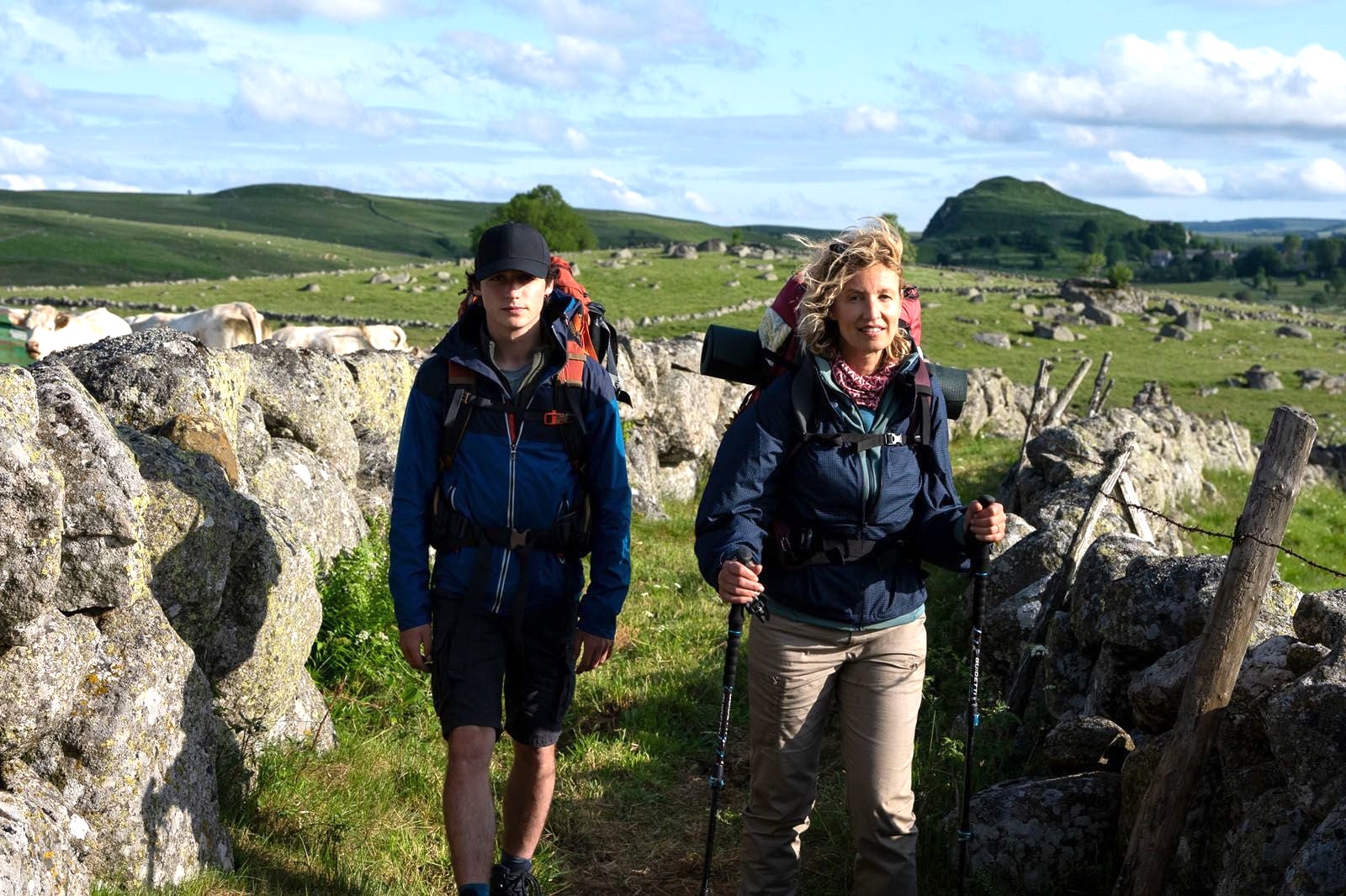 "Compostelle" avec les acteurs Julien Le Berre et Alexandra Lamy © apollo-films.fr