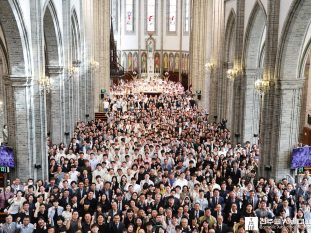 Dimanche 19 avril dans la cathédrale de Myeongdong, près de mille personnes ont participé à la messe de lancement des Comités paroissiaux en vue des JMJ de Séoul.© Archidiocèse de Séoul