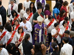 Le 22 février 2026 à Singapour lors de l’appel décisif des quelque 1 250 catéchumènes, qui seront baptisés à Pâques dans l’archidiocèse. © Catholic.sg