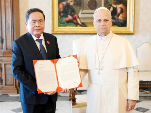 Le président de l’Assemblée nationale, Tran Thanh Man, le 11 avril avec le pape Léon XIV au Vatican. © vietnam.vn