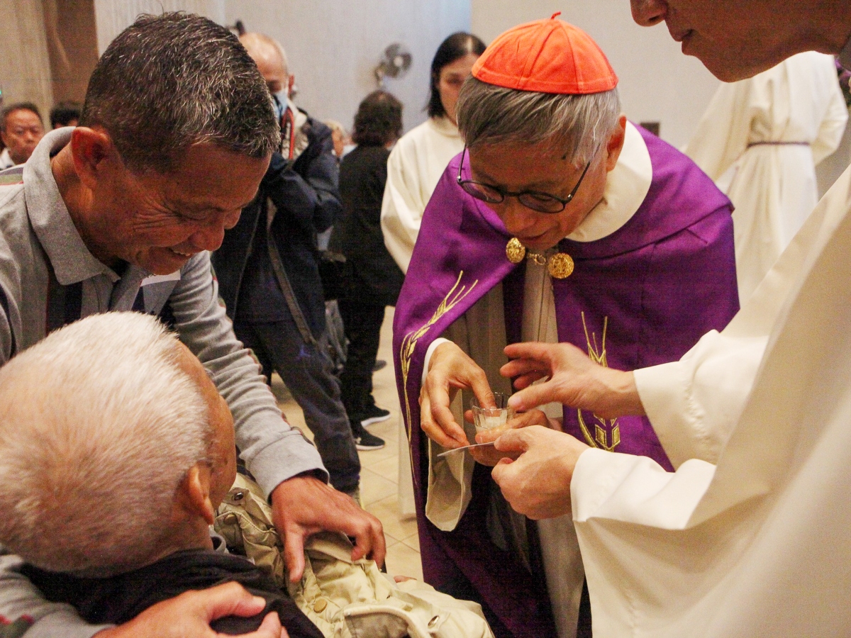 Près de 2 500 catéchumènes recevront le baptême lors des célébrations de Pâques 2026 à Hong-Kong. © Kung Kao Po