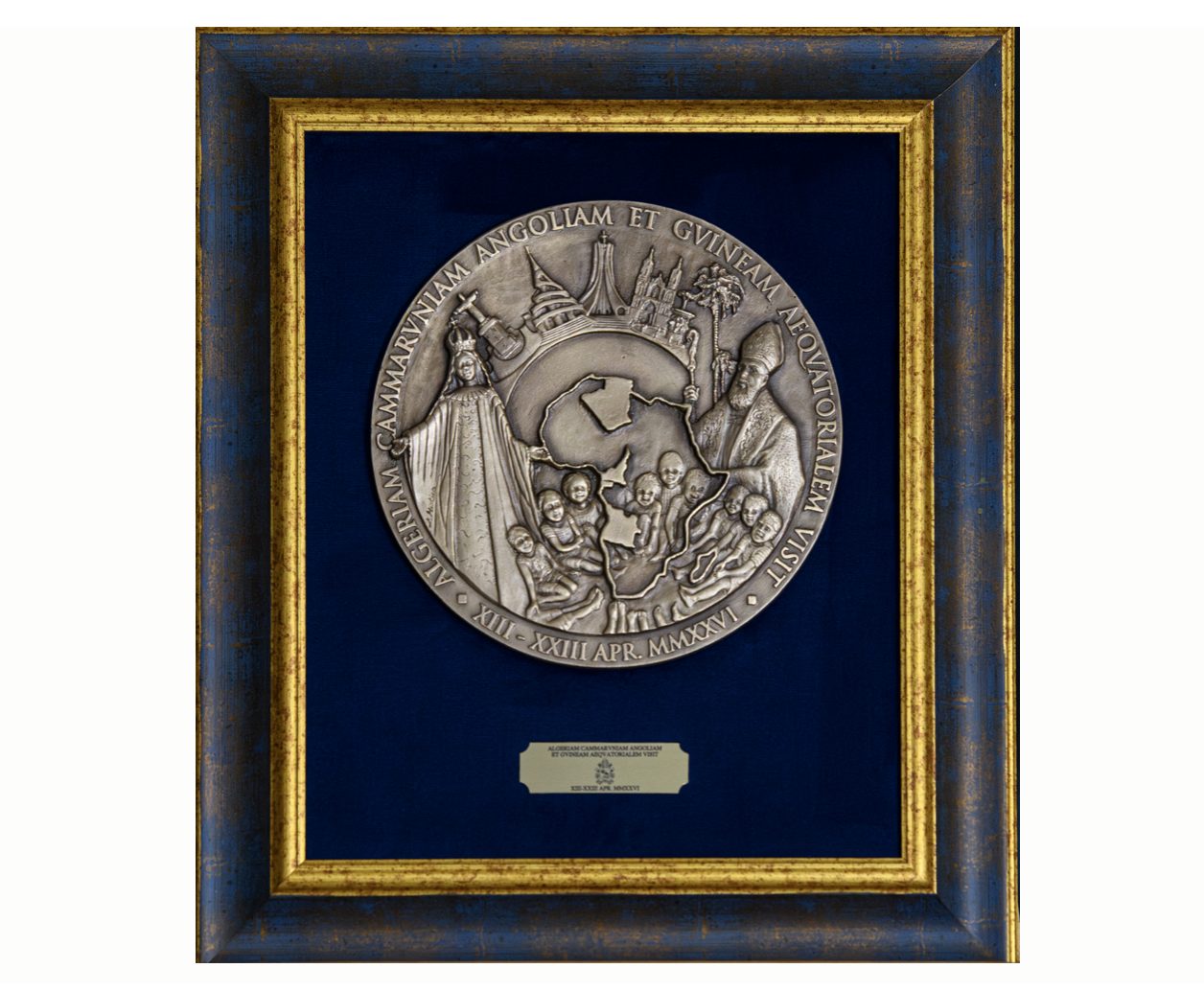 Une médaille pour célébrer un voyage de communion en Afrique