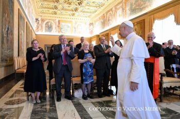 Aux membres du Conseil de la Fondation de l’Observatoire du Vatican, 11 mai 2026 © Vatican Media 