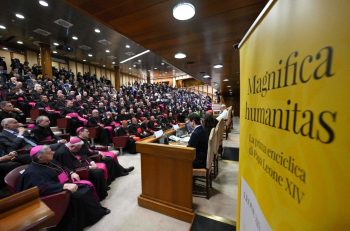 Présentation devant la Curie romaine et la presse, 25 mai 2026 © Vatican Media